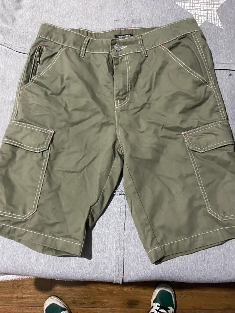 Shorts cargo verde True Religion para hombre - 1