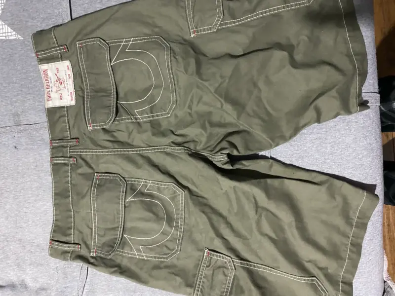 Shorts cargo verde True Religion para hombre - 3