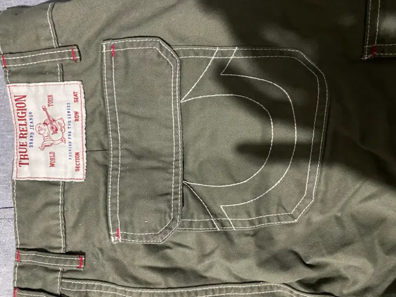 Shorts cargo verde True Religion para hombre - 4