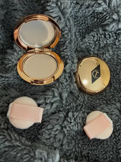 Polvo compacto GTII tono 02 con espejo - miniatura 1
