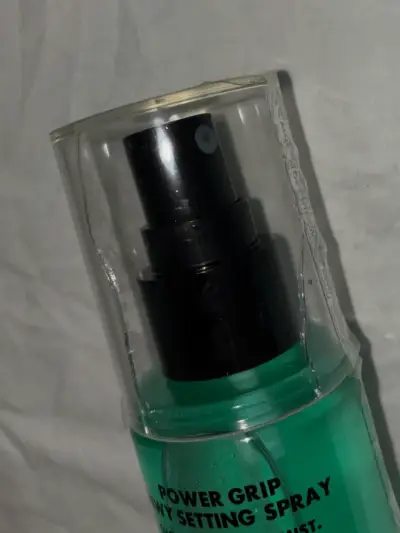 Spray Fijador Dewy Power Grip e.l.f. 80 ml - miniatura 3