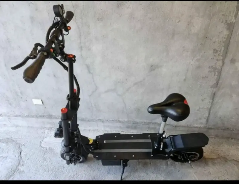 Scooter eléctrico con asiento y doble motor 2800W - 3