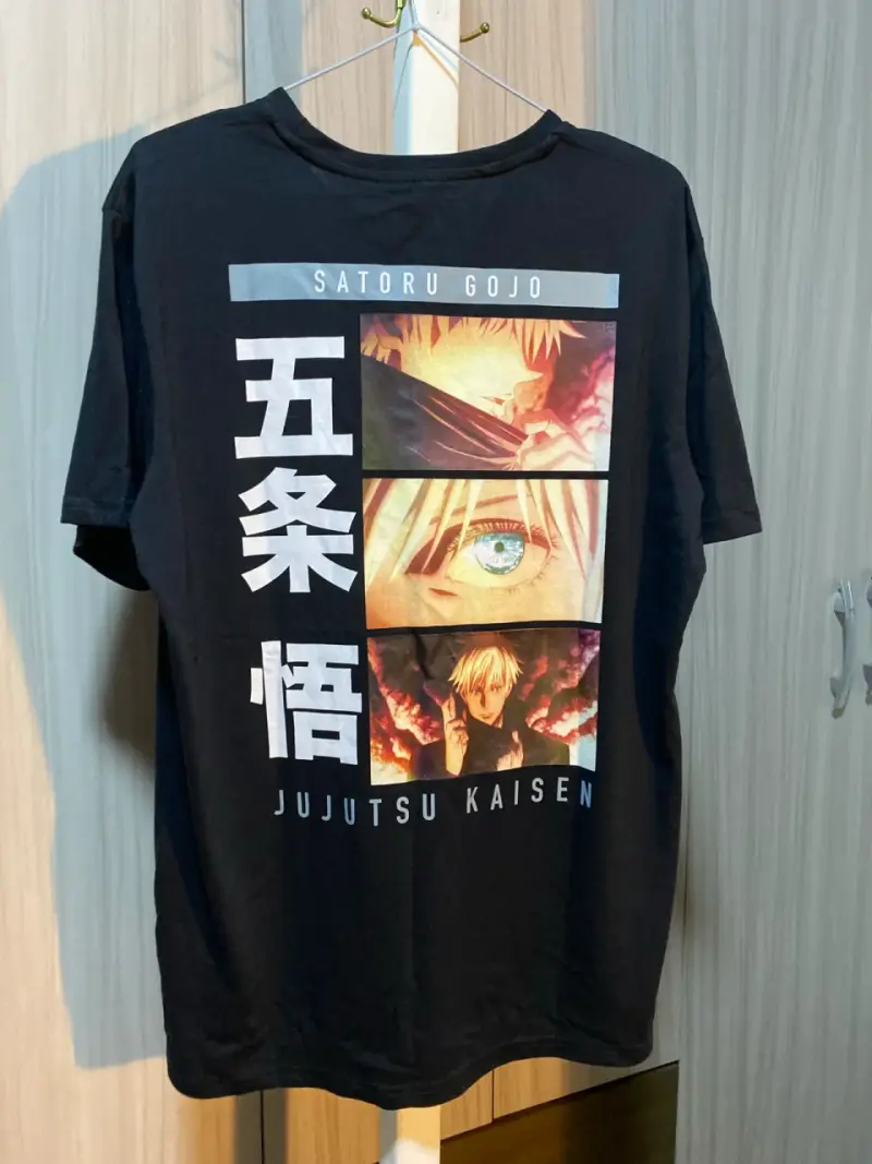 Polera Jujutsu Kaisen Satoru Gojo Negra - 3