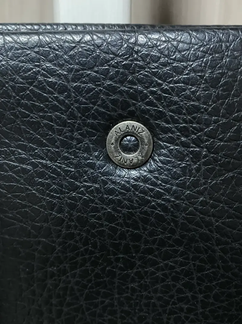Cartera negra con flecos estilo boho - 3