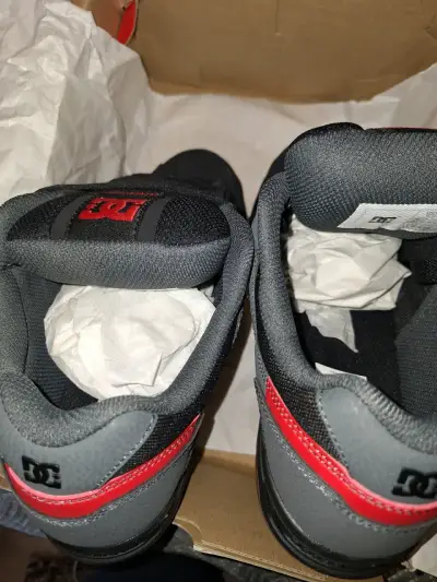 Zapatillas deportivas DC Stag negras y rojas - miniatura 4