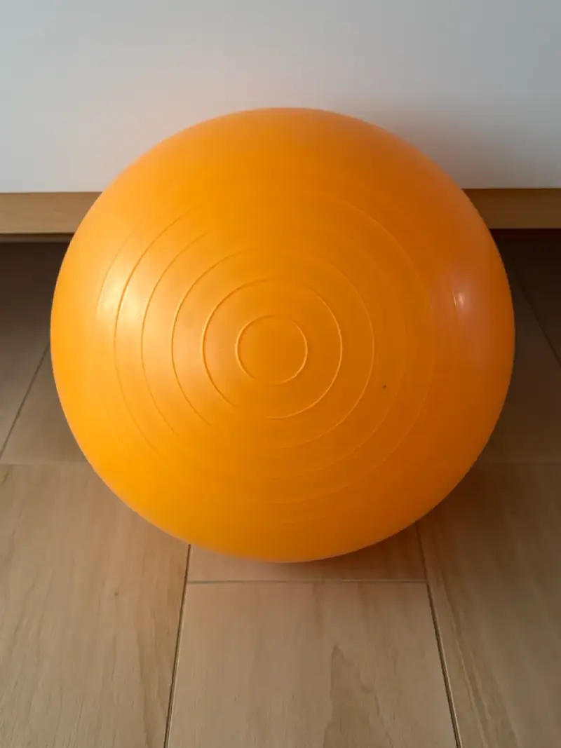 Pelota saltarina Weplay naranja con asas - 3