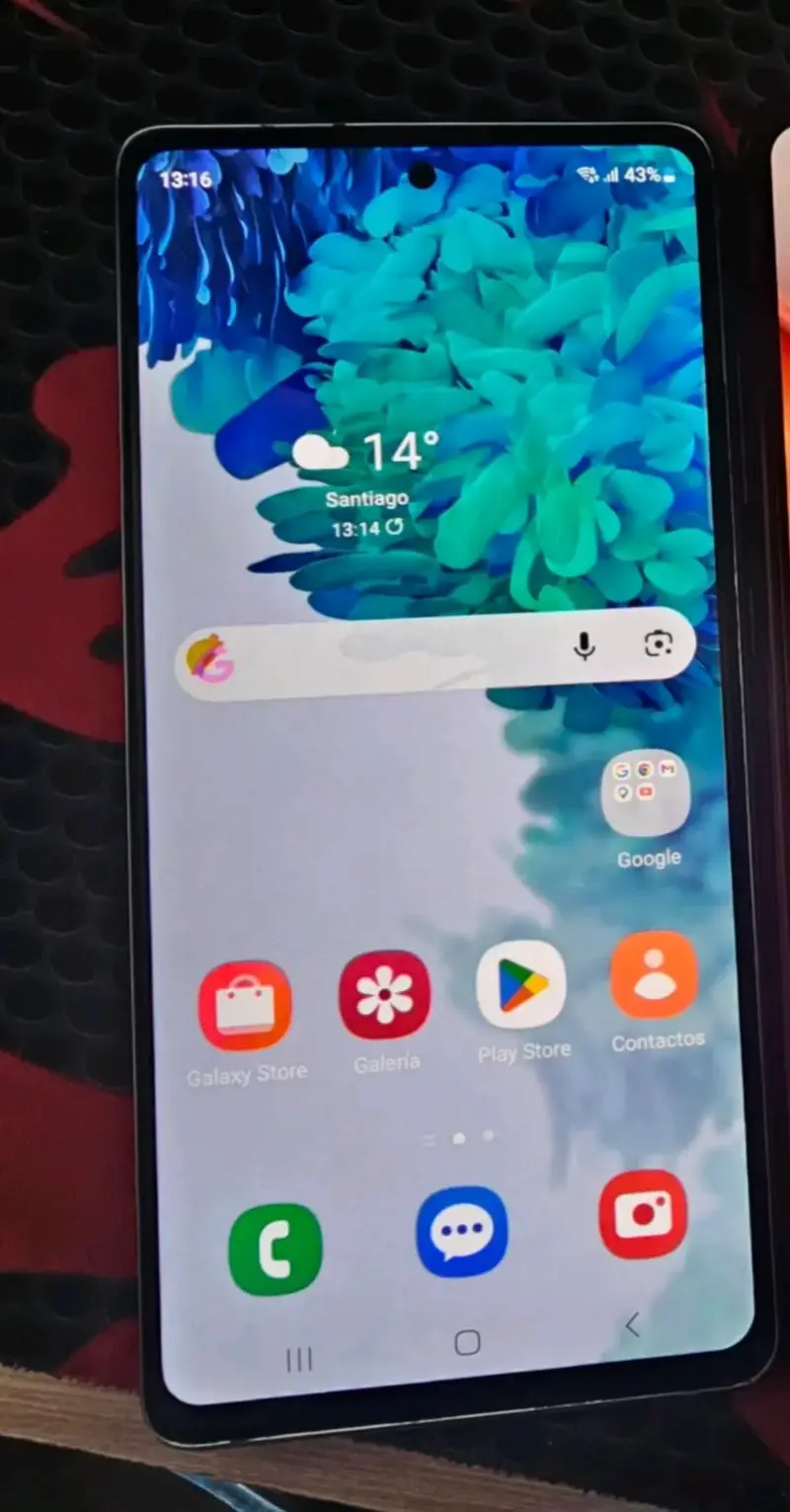 Smartphone Samsung Galaxy S20 con 256GB y 8GB RAM - 2