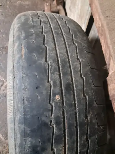 Llanta y neumático usados 225/75R16 - miniatura 3