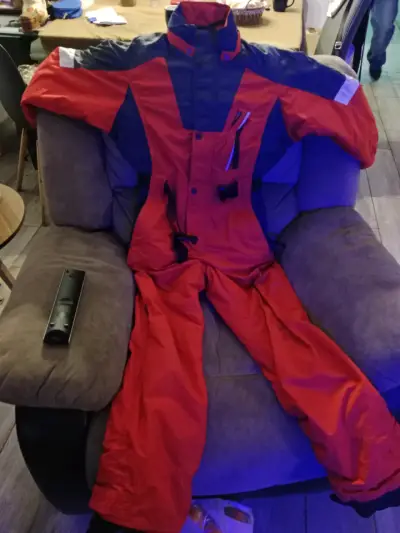 Traje de esquí rojo y azul para hombre - miniatura 1