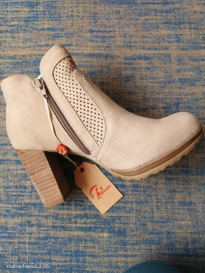 Botines Bata talla 38 beige con tacón alto - 1