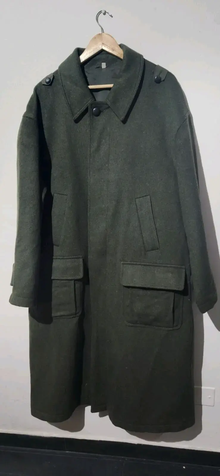 Abrigo largo verde militar para hombre - 1