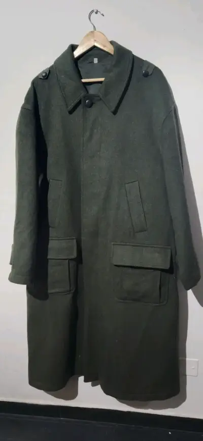 Abrigo largo verde militar para hombre - miniatura 1