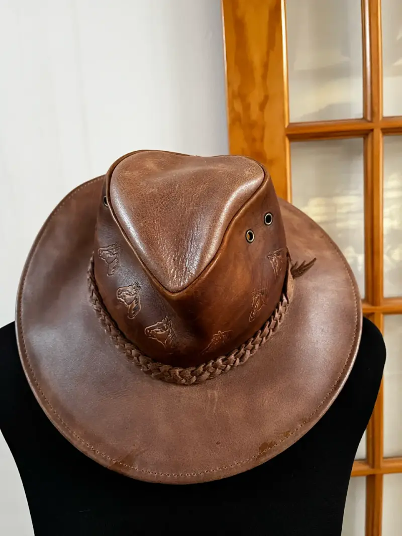 Sombrero vaquero de cuero marrón