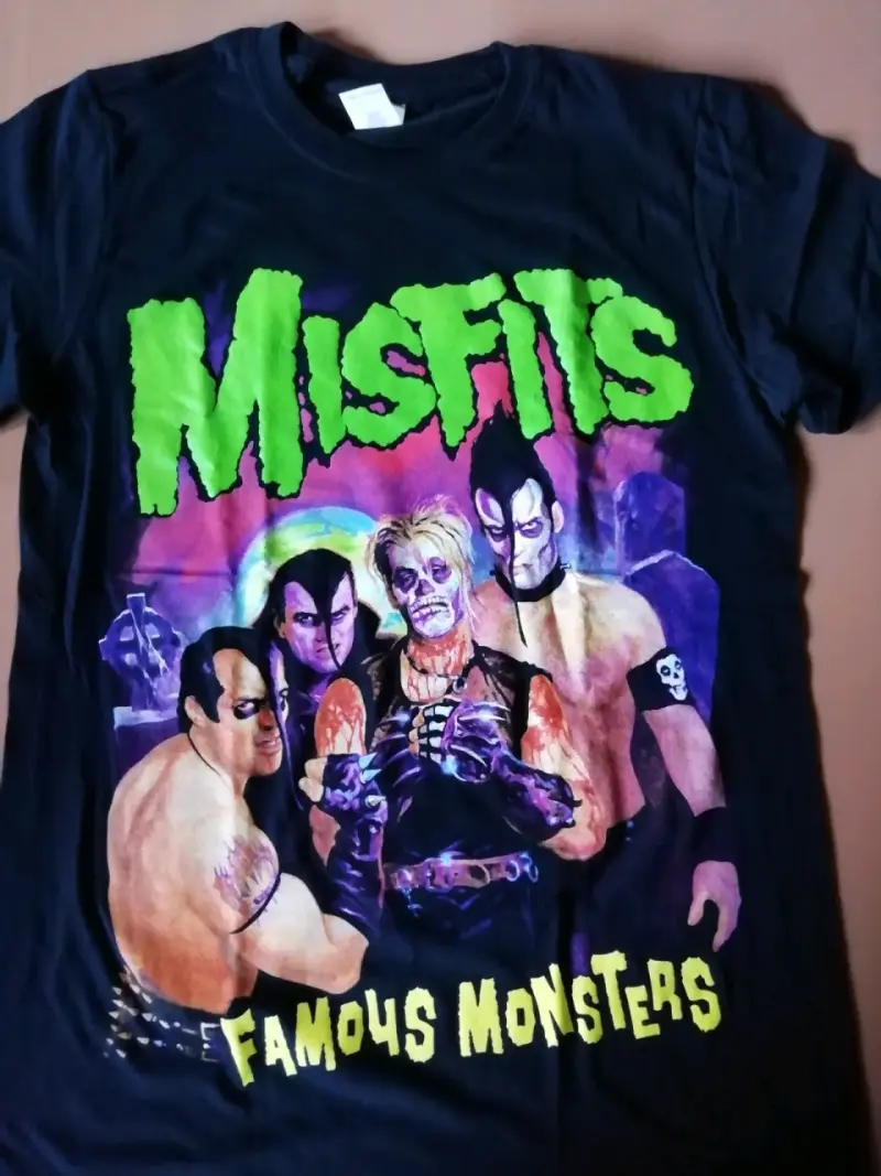 Polera Misfits Famous Monsters negra - 1