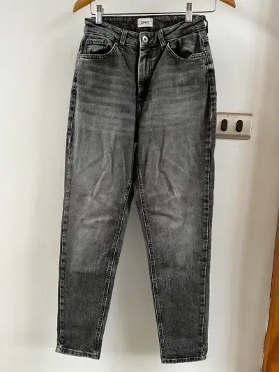 Jeans gris mujer marca Only talla 32 - miniatura 1