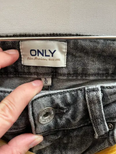 Jeans gris mujer marca Only talla 32 - miniatura 3