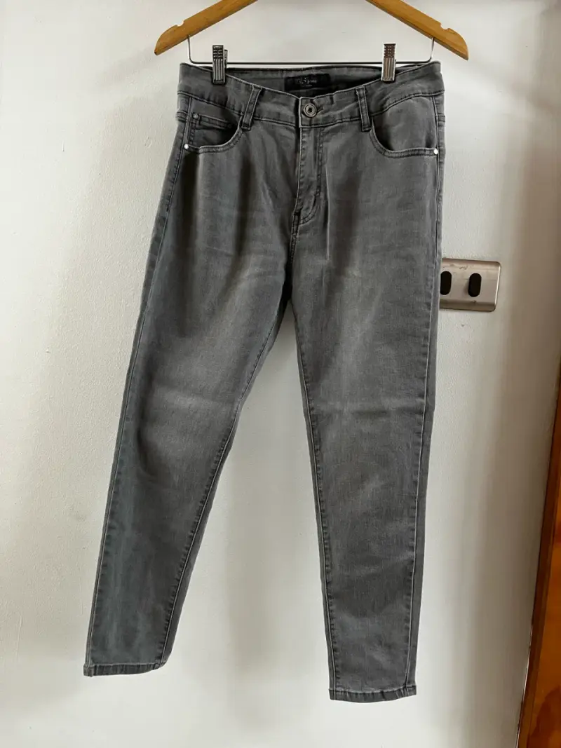 Jeans grises con detalle de lazo para mujer
