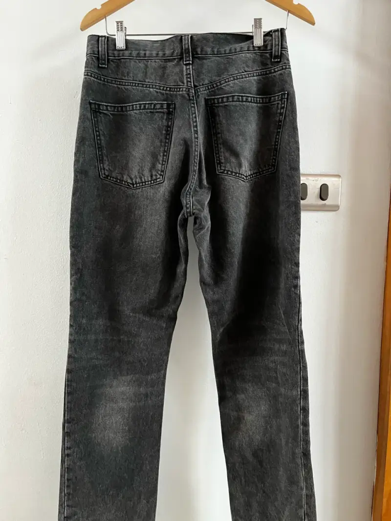 Jeans negros de mezclilla Zara para mujer - 2