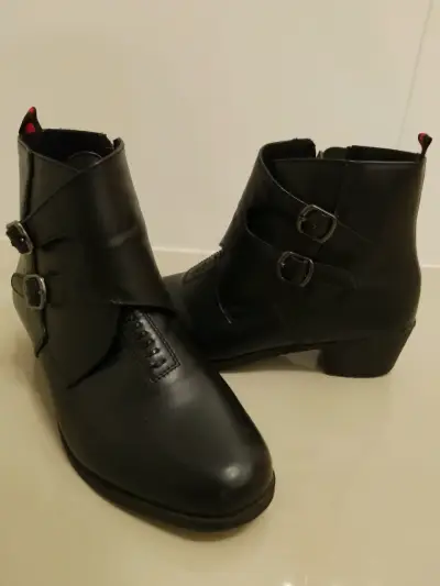 Botines de cueroCUECA negro con hebillas - miniatura 1