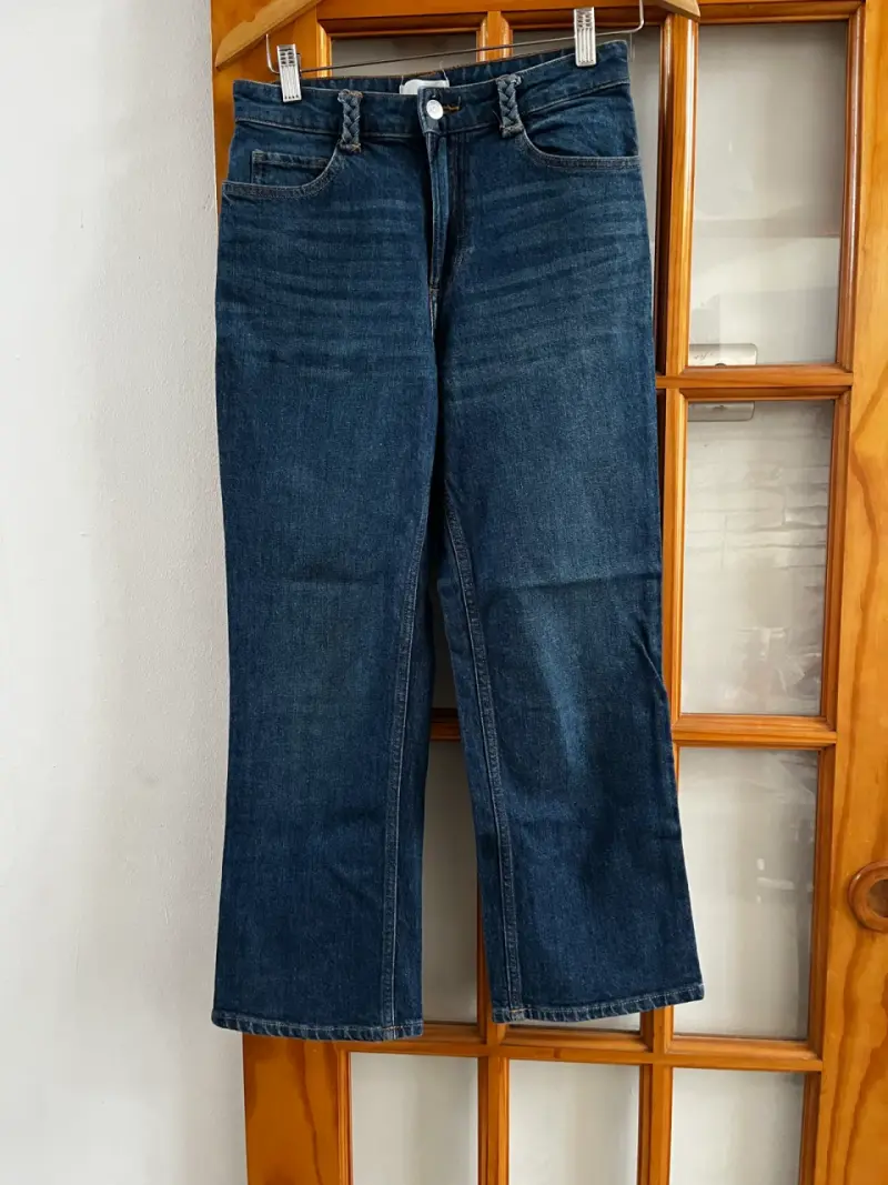 Jeans acampanados azul oscuro H&M para mujer