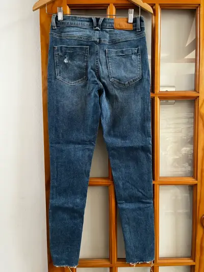 Jeans Zara azul desgastado para mujer - miniatura 2