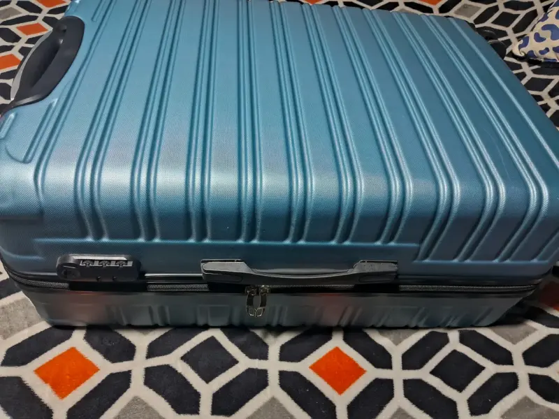 Maleta rígida azul con ruedas y cerradura - 2