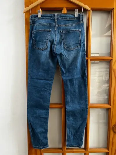 Jeans azul clásico Zara para hombre - miniatura 2