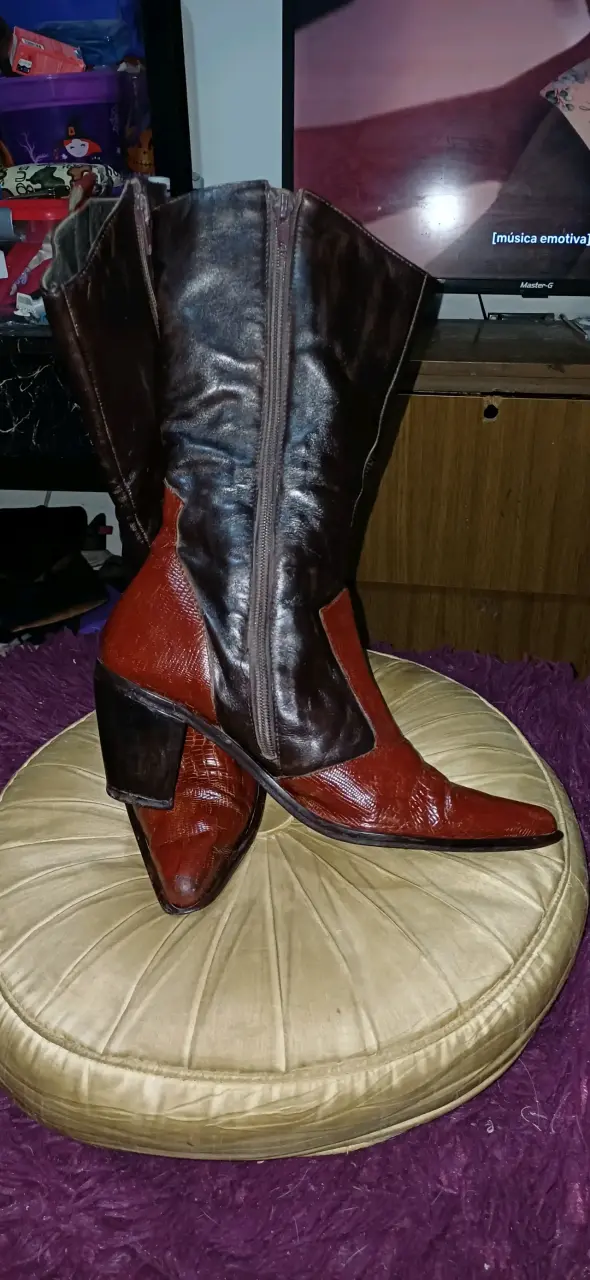 Botas de cuero marrón y rojo con tacón alto - 1