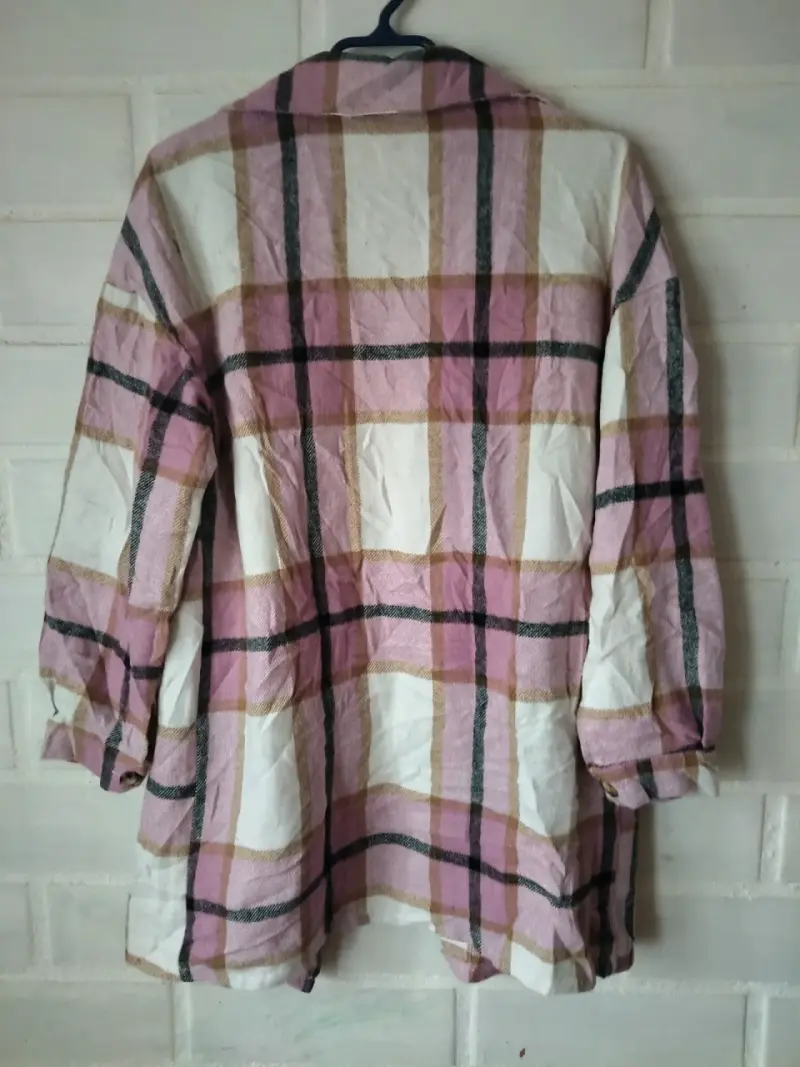 Leñadora de cuadros rosa Shein talla estandar - 3