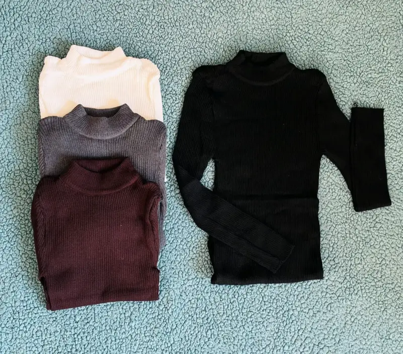 Conjunto de poleras cuello alto en varios colores