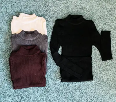 Conjunto de poleras cuello alto en varios colores - miniatura 1