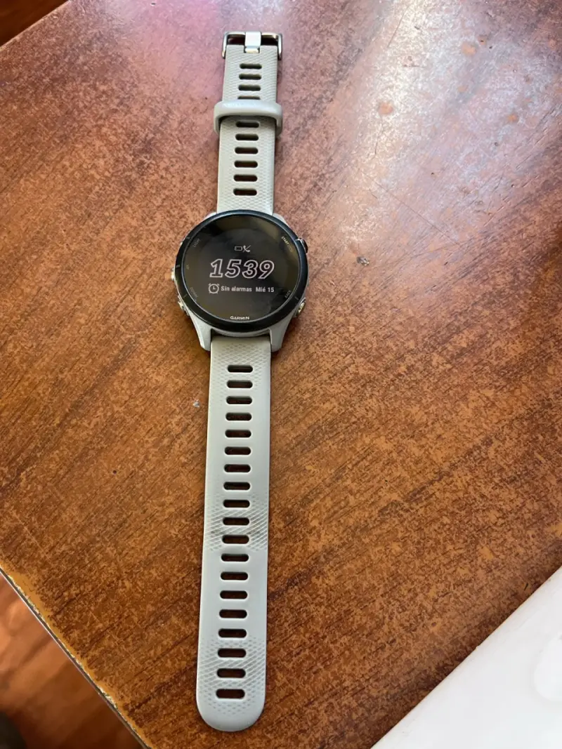 Reloj inteligente Garmin Forerunner 255S gris - 4