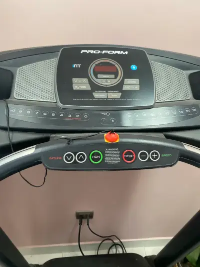 Caminadora eléctrica Pro-Form con inclinación ajustable - miniatura 1