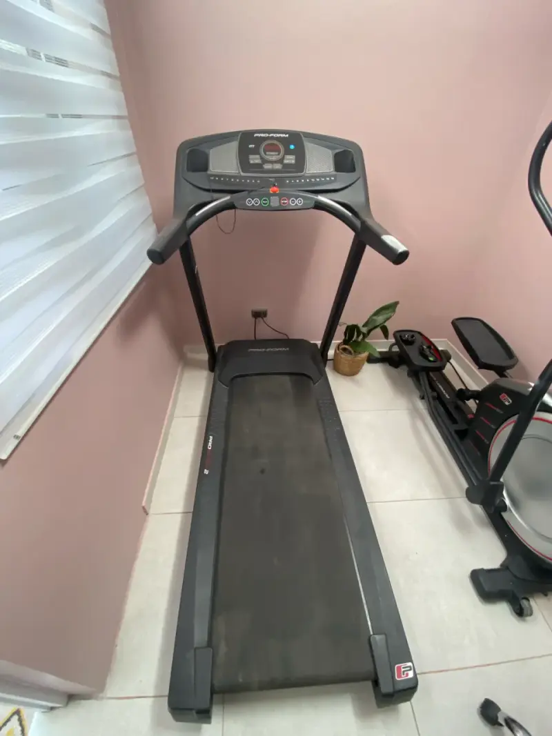 Caminadora eléctrica Pro-Form con inclinación ajustable - 3