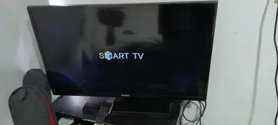 Smart TV Samsung con control remoto - miniatura 1