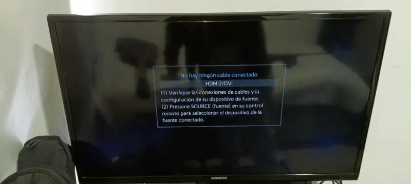 Smart TV Samsung con control remoto - 2