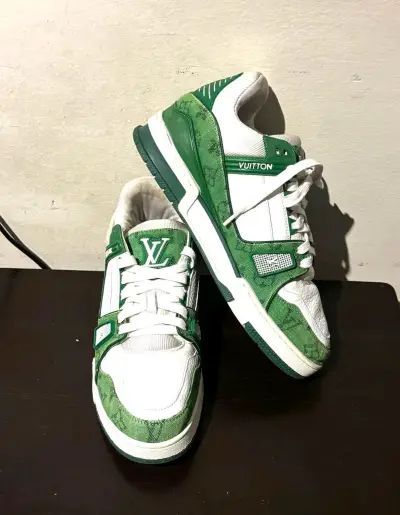 Zapatillas verdes y blancas Louis Vuitto - miniatura 1