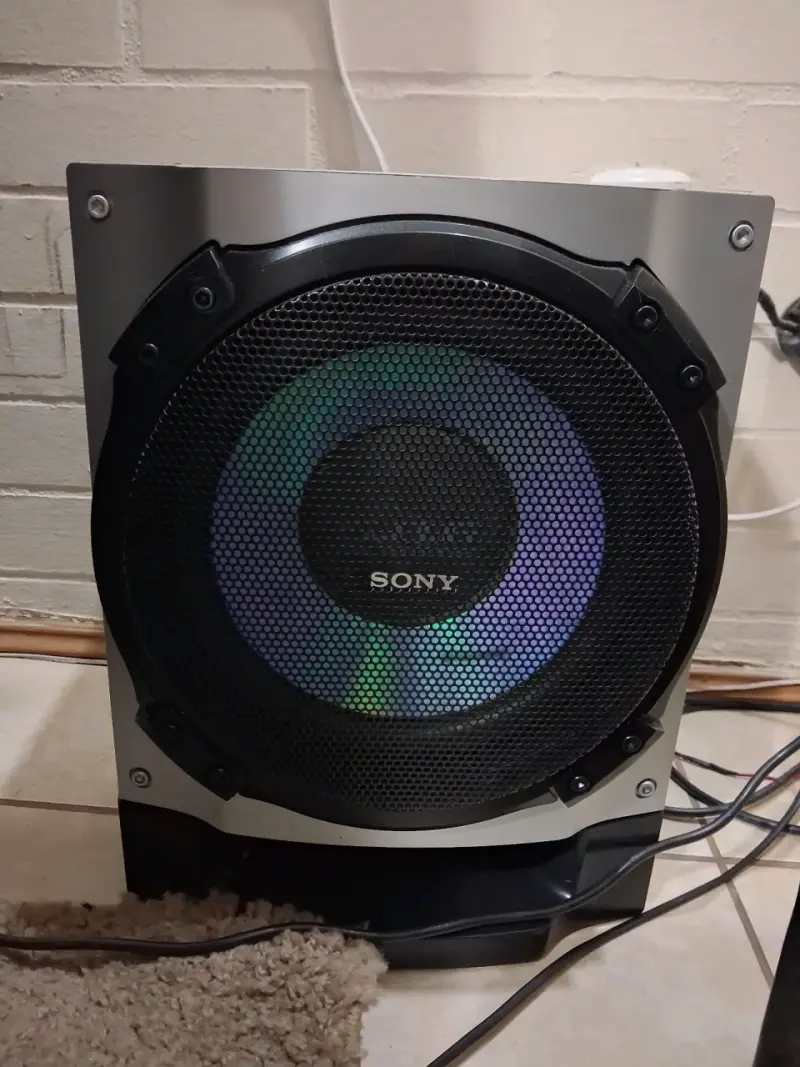 Sistema de sonido Sony Genezi MHC-RG590S con subwoofer - 4