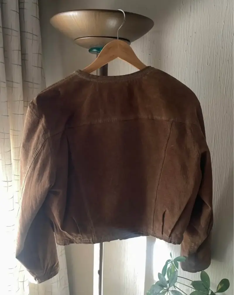 Chaqueta de cuero marrón con estampado - 2