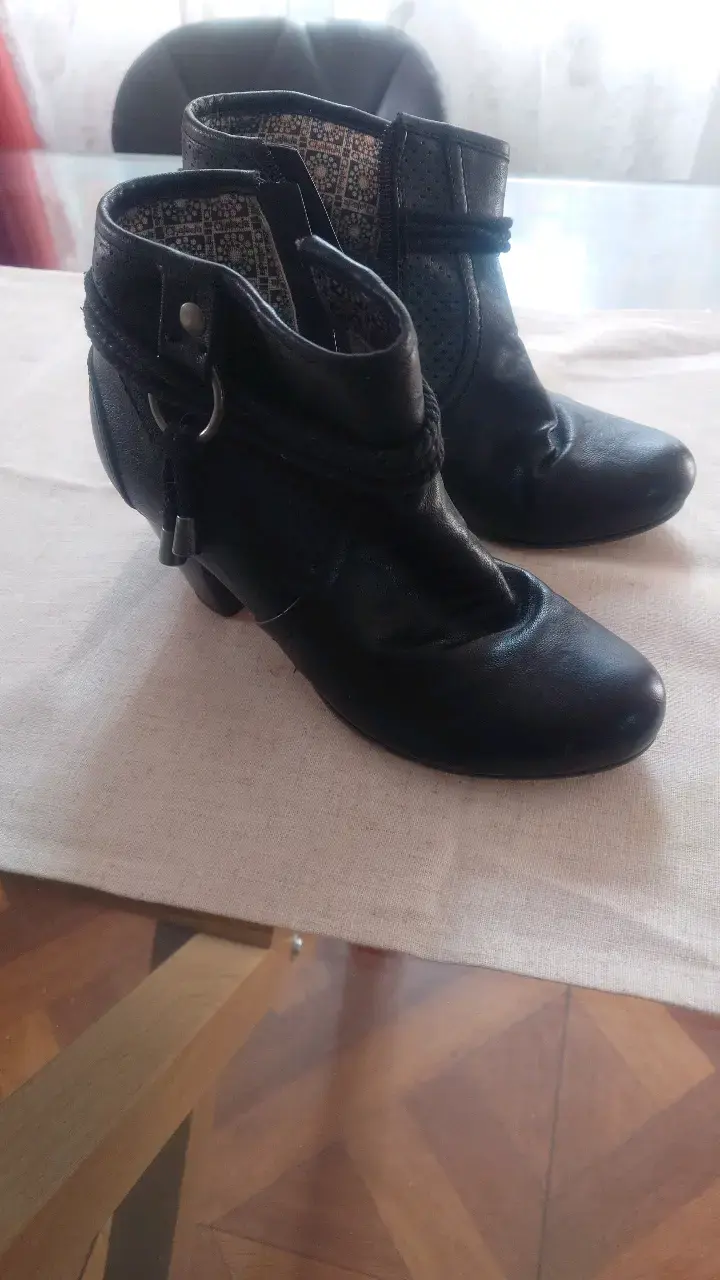 Botines de cuero negro Chalada talla 35 - 2