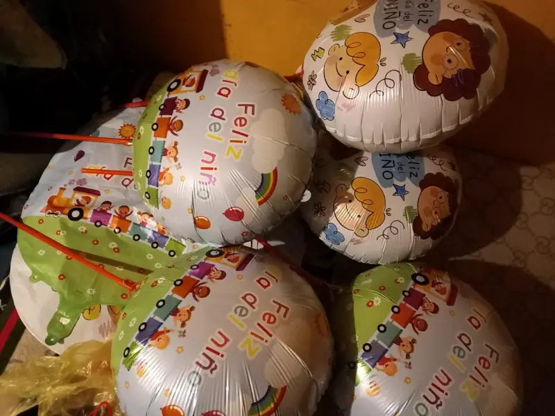 Globos y cajas de regalo para Día del Niño - 2