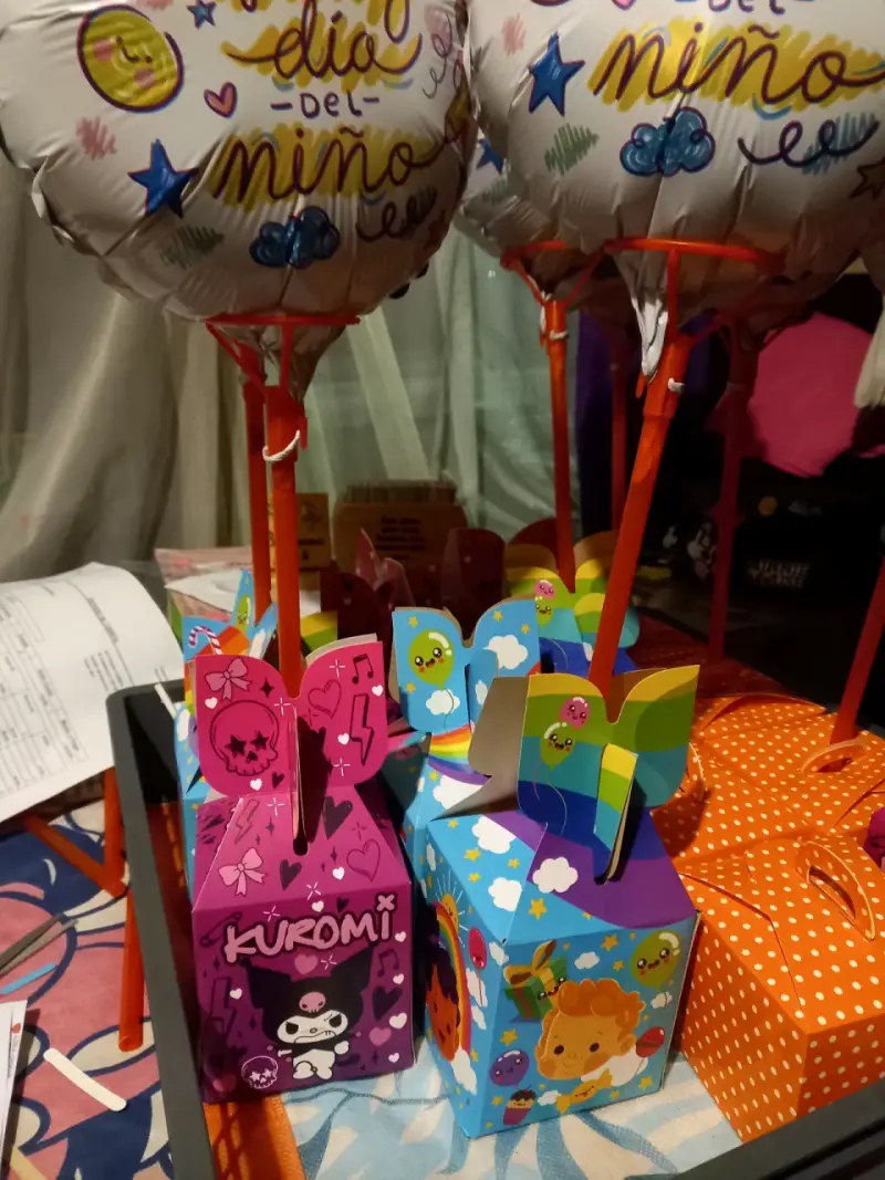 Globos y cajas de regalo para Día del Niño - 3