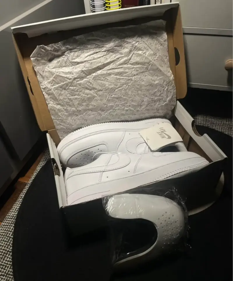Zapatillas Nike Air Force 1 blancas y negras - 3