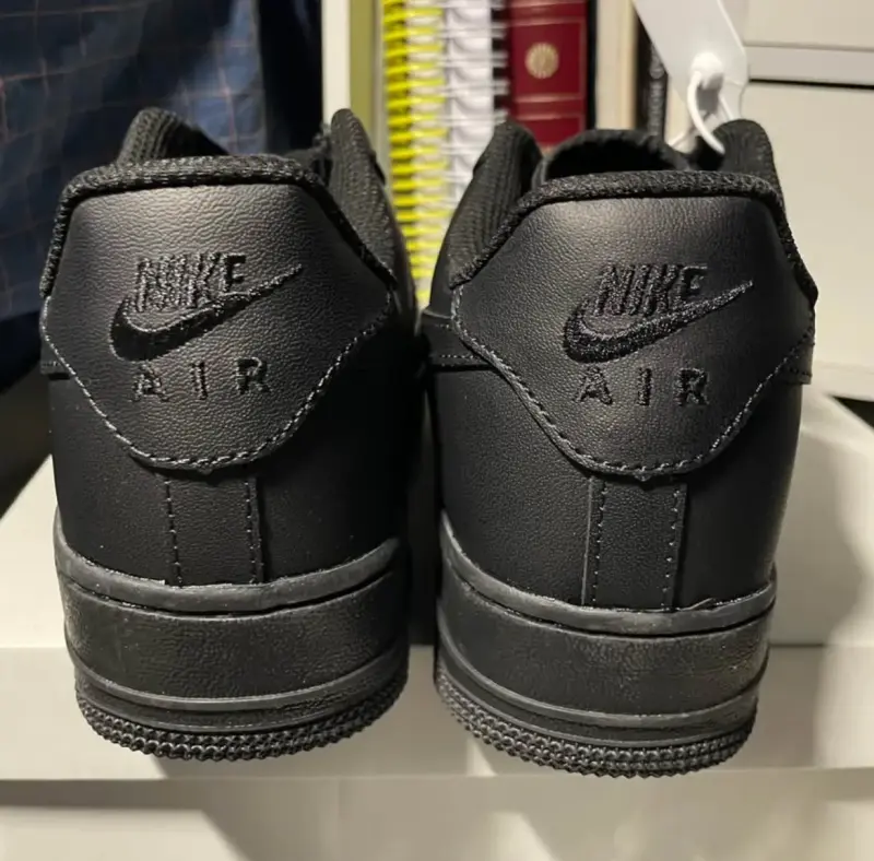 Zapatillas Nike Air Force 1 blancas y negras - 4