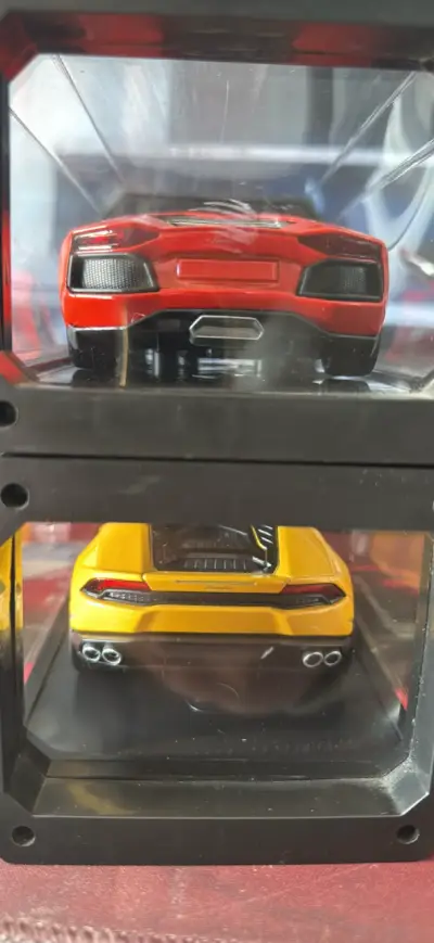 Modelos a escala Lamborghini Aventador y Huracán - miniatura 1