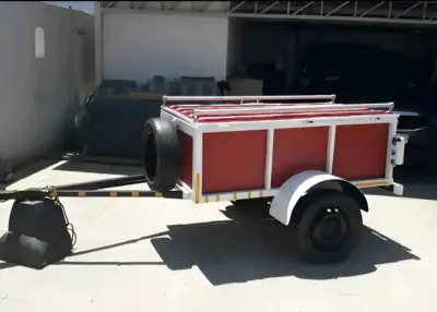 Carro de arrastre rojo con tapa abatible - miniatura 1