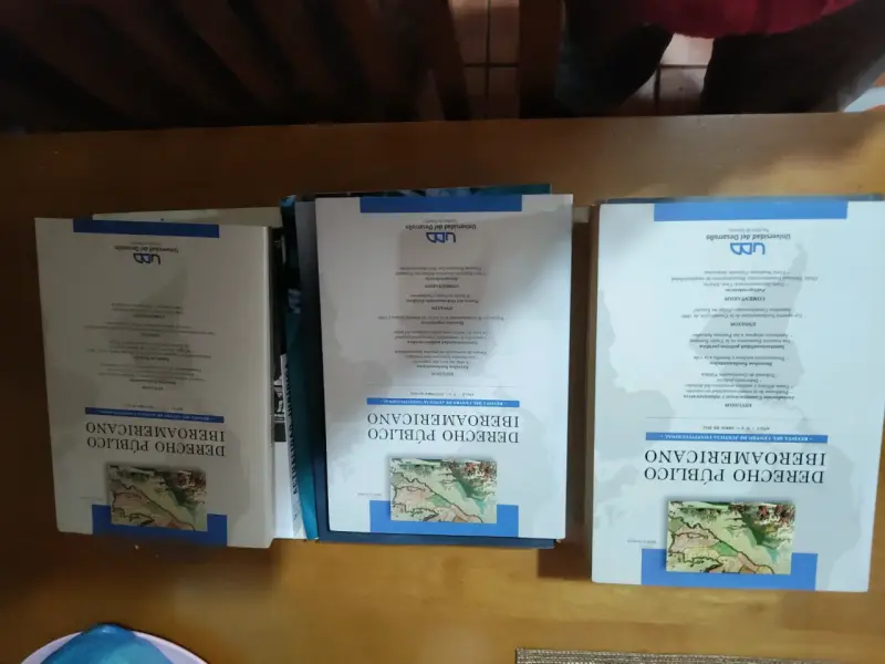 Colección de libros de derecho y revistas jurídica - 1