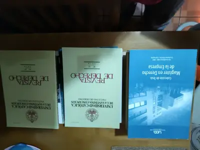 Colección de libros de derecho y revistas jurídica - miniatura 2