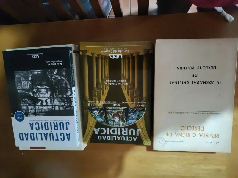 Colección de libros de derecho y revistas jurídica - 5