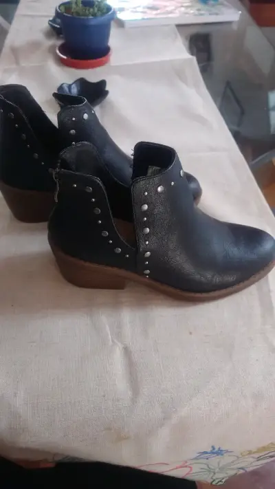 Botines negros con tachas para mujer talla 35 - miniatura 2
